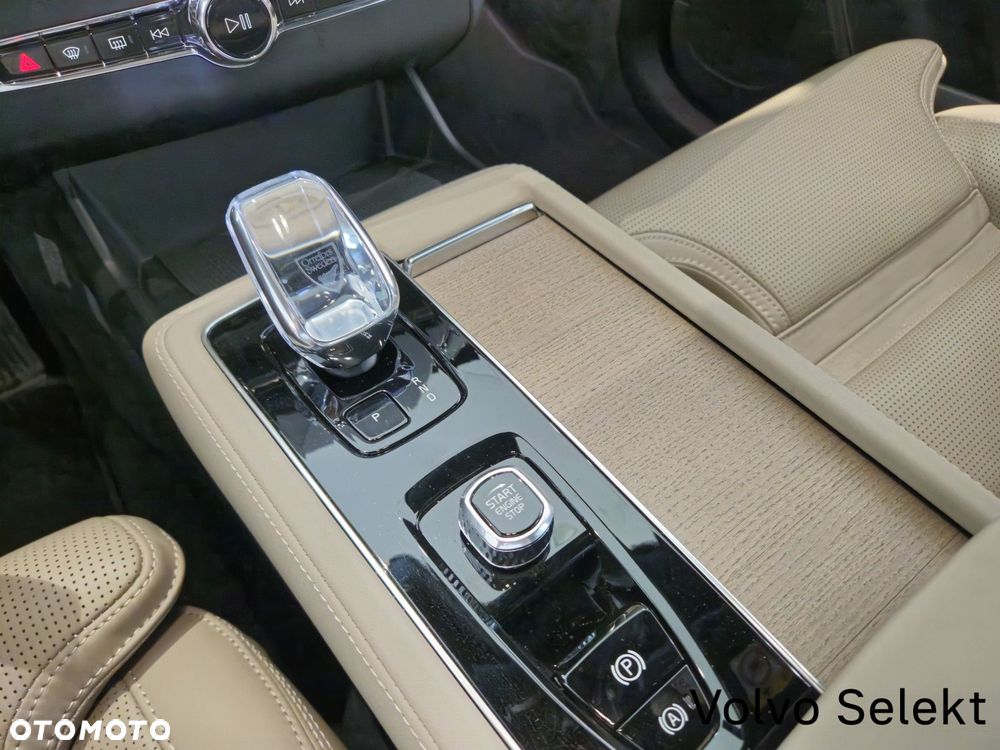 Volvo XC 90 - 30