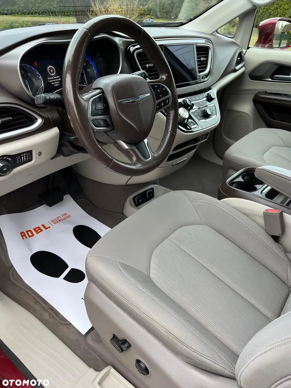 Chrysler Pacifica - 14