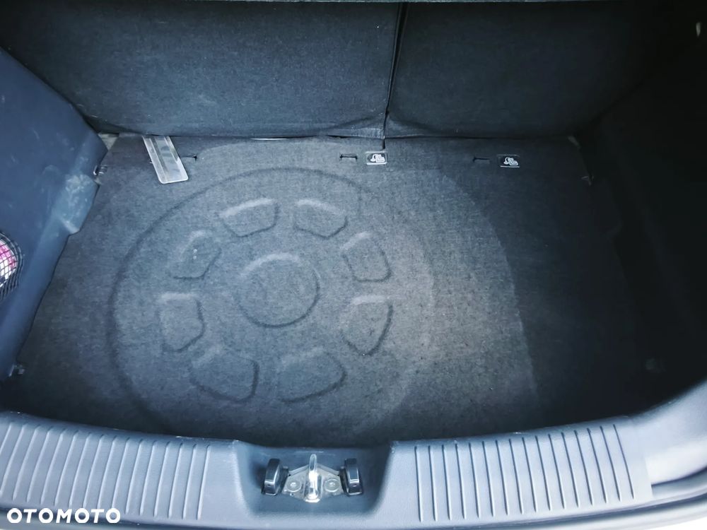 Kia Rio 1.4 L - 17