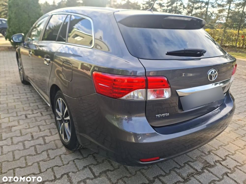 Toyota Avensis 2.2 D-CAT Premium - 13