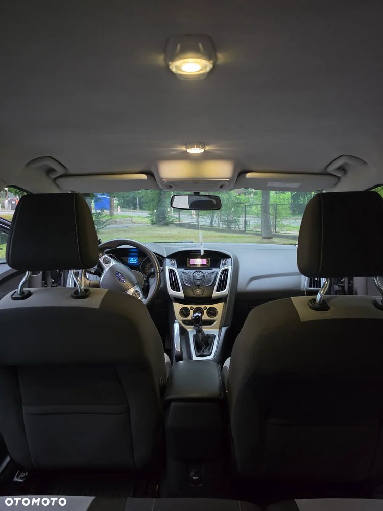 Ford Focus 1.6 Ambiente - 6