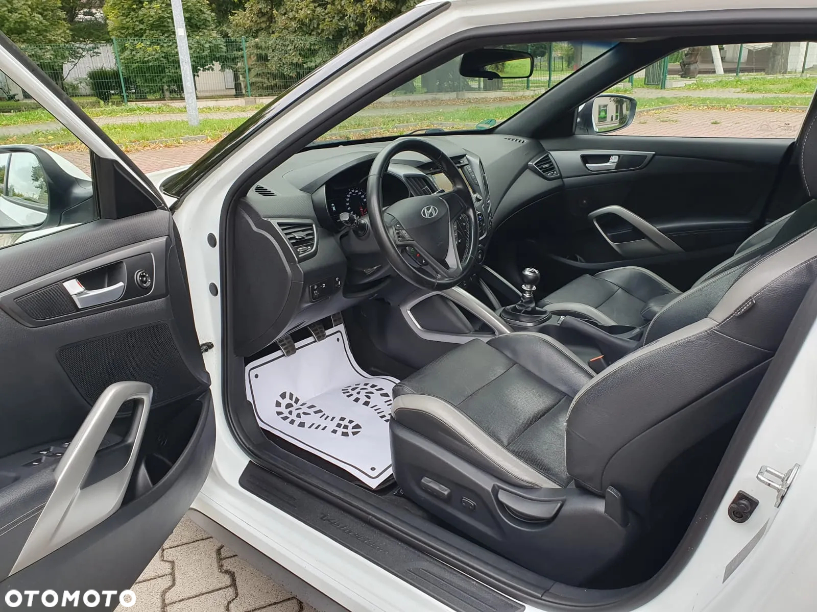 Hyundai Veloster 1.6 Turbo Premium - 13