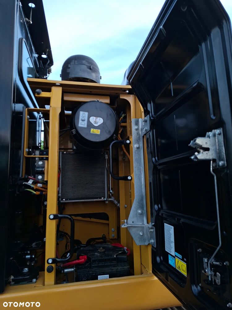 Caterpillar CAT 326 FL - 25