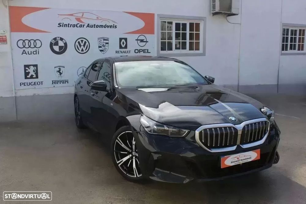 BMW 520 d xDrive Pack Desportivo M - 1