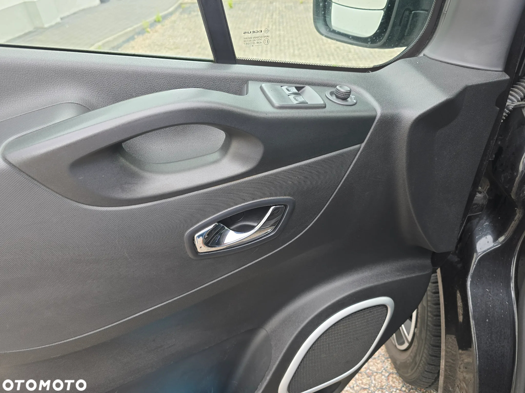 Opel Vivaro L2H1 2,9t Elegance - 22