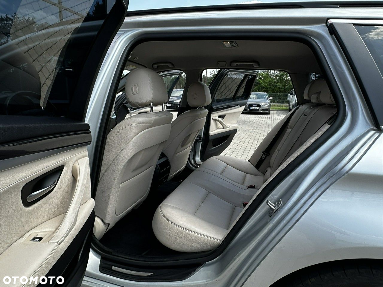 BMW Seria 5 525d Touring - 11