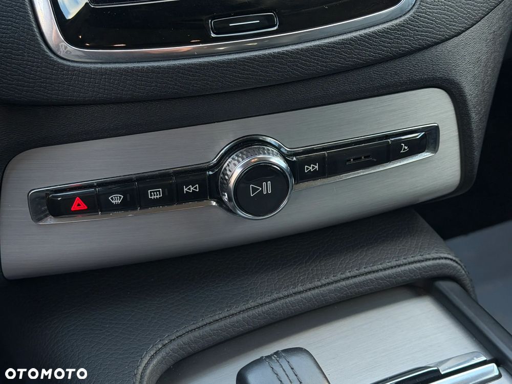 Volvo XC 90 B5 D AWD Momentum Pro 7os - 22