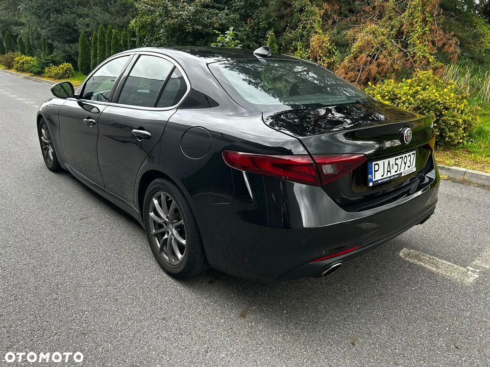Alfa Romeo Giulia - 8