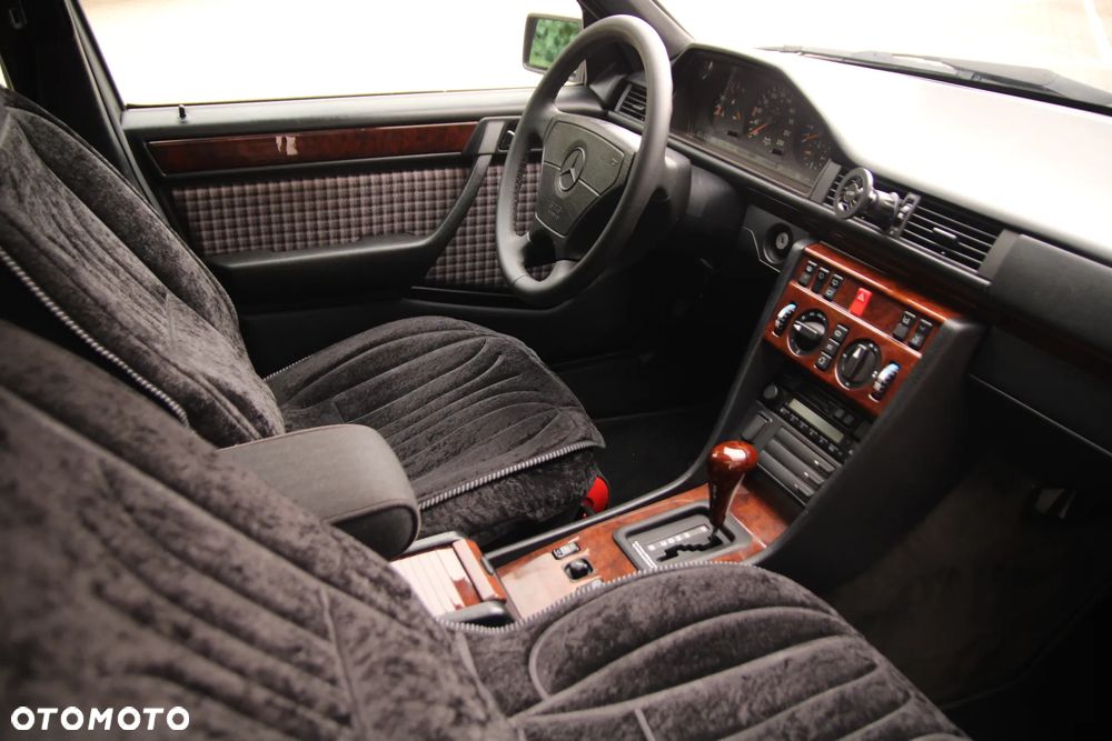 Mercedes-Benz W124 (1984-1993) - 21