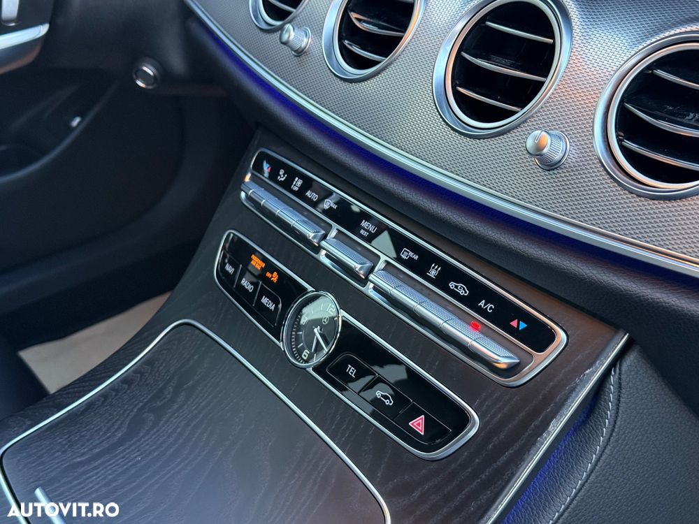 Mercedes-Benz E 300 9G-TRONIC AMG Line - 13