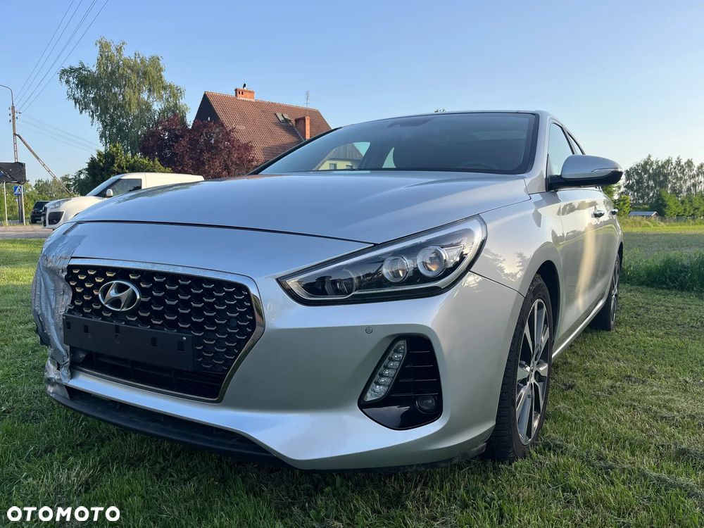 Hyundai i30 1.6 D Premiere Luxury DCT - 2