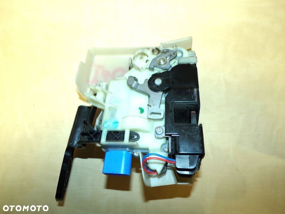 VW T5 TARNSPORTER ZAMEK DRZWI PRZEDNICH PRAWYCH oryginalny - 2