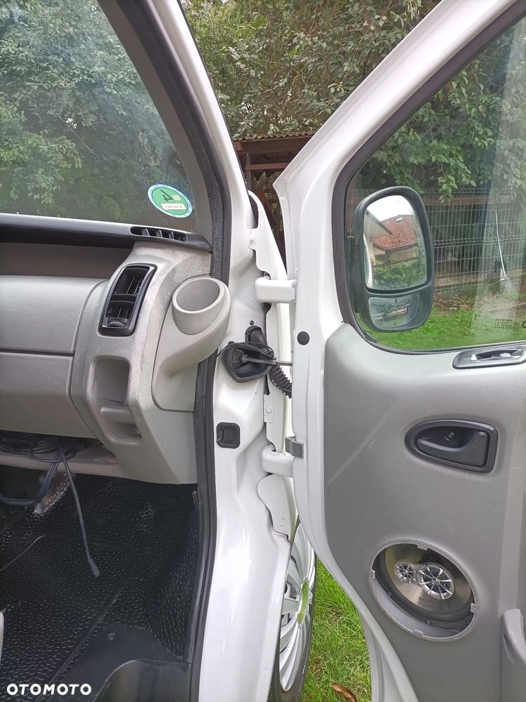 Renault Trafic - 18