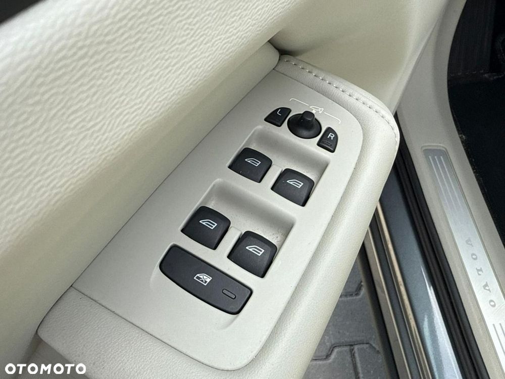 Volvo XC 60 B5 D AWD Geartronic Inscription - 19