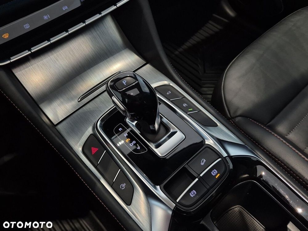 MG HS 1.5 T-GDI Exclusive DCT - 17