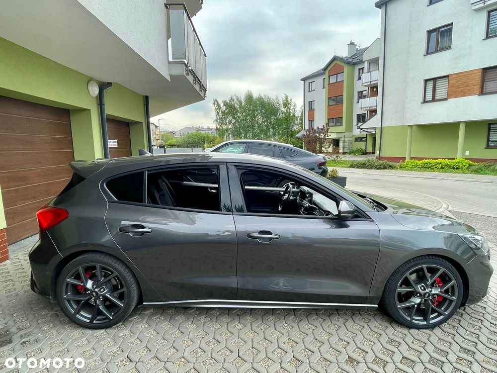 Ford Focus 2.3 EcoBoost ST - 8