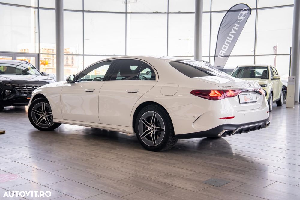 Mercedes-Benz E 300 de 4Matic 9G-TRONIC AMG Line - 11