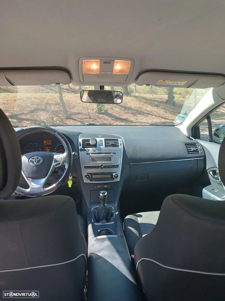 Toyota Avensis SW 2.0 D-4D Comfort - 8