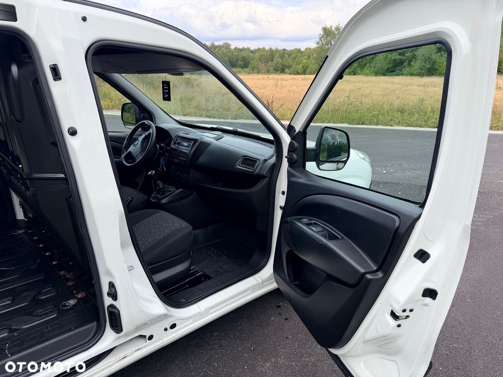 Opel Combo - 8