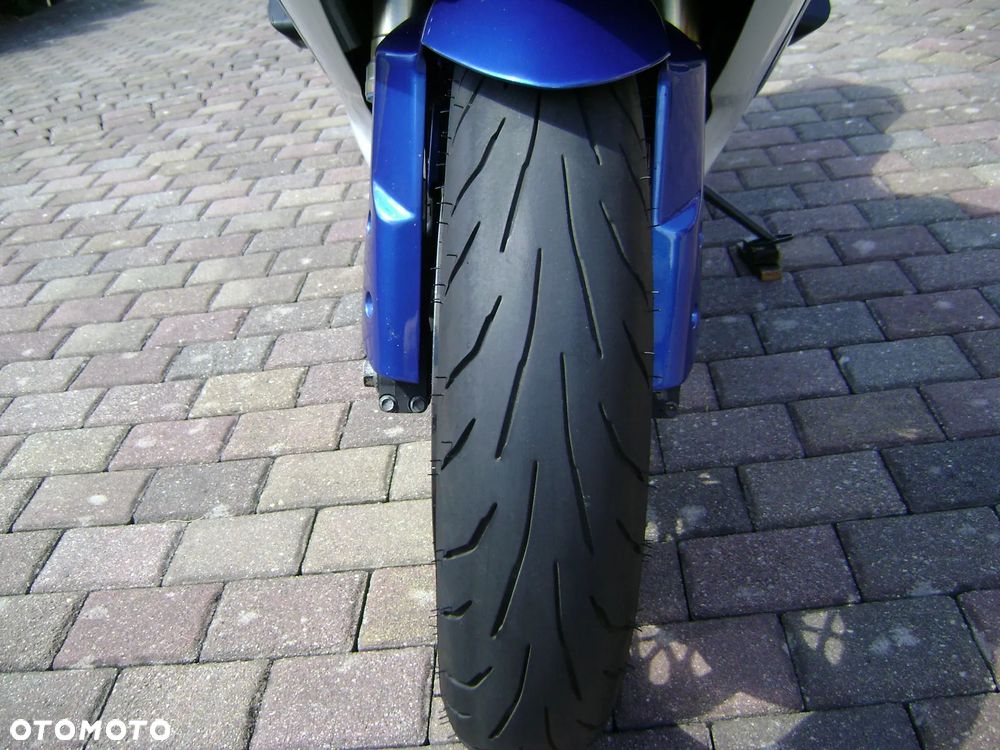 Suzuki GSX-R - 16