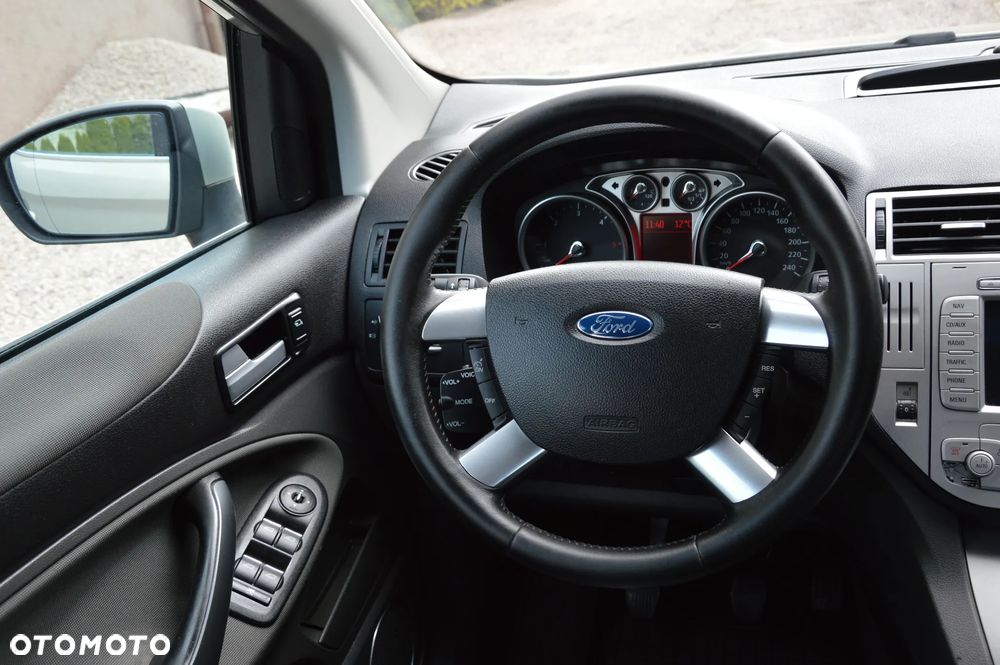 Ford Kuga - 25