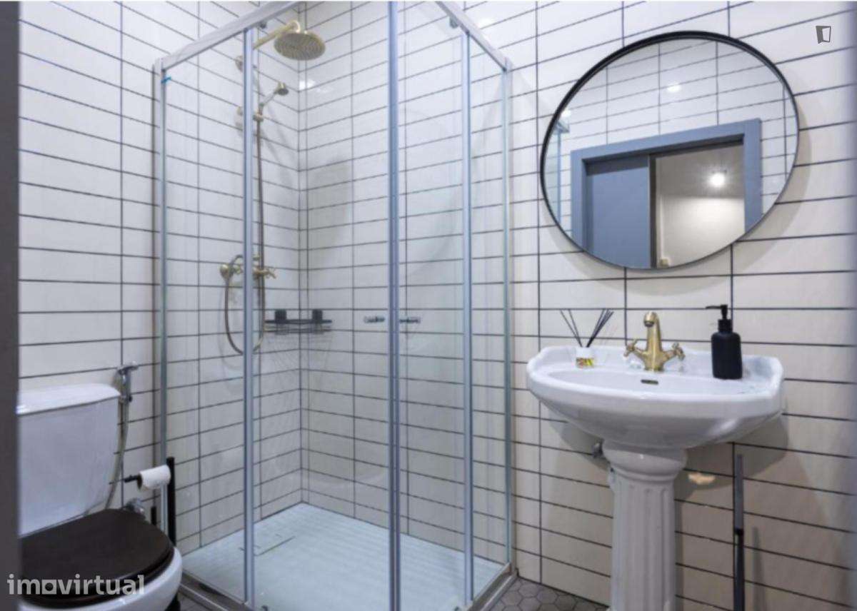 Quarto - localizado em Aveiro - Grande imagem: 5/9