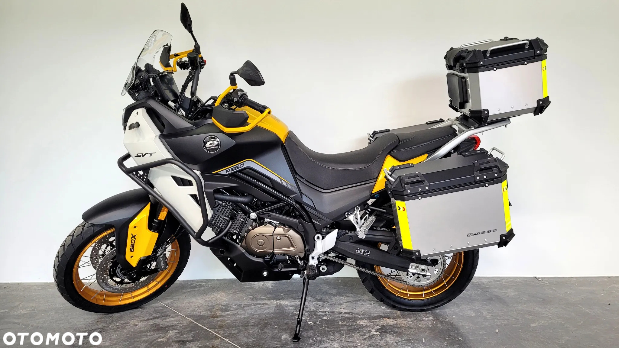 QJMOTOR SVT 650X - 3