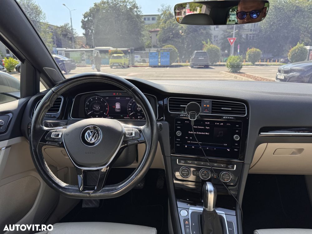 Volkswagen Golf - 33