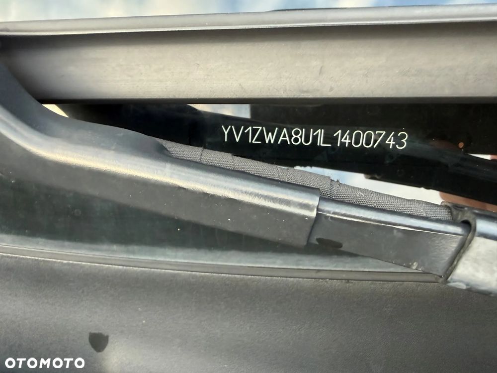 Volvo V60 D4 R-Design - 12