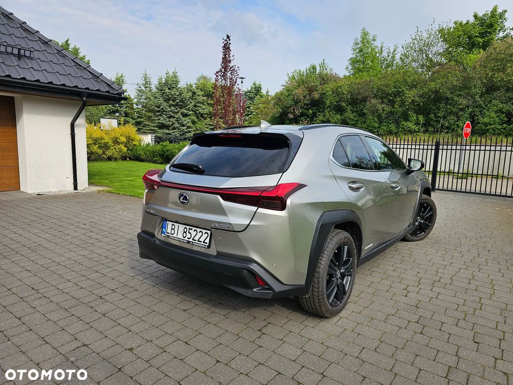 Lexus UX - 3