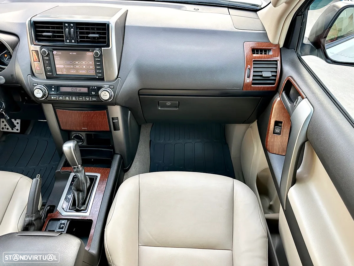 Toyota Land Cruiser Prado - 11