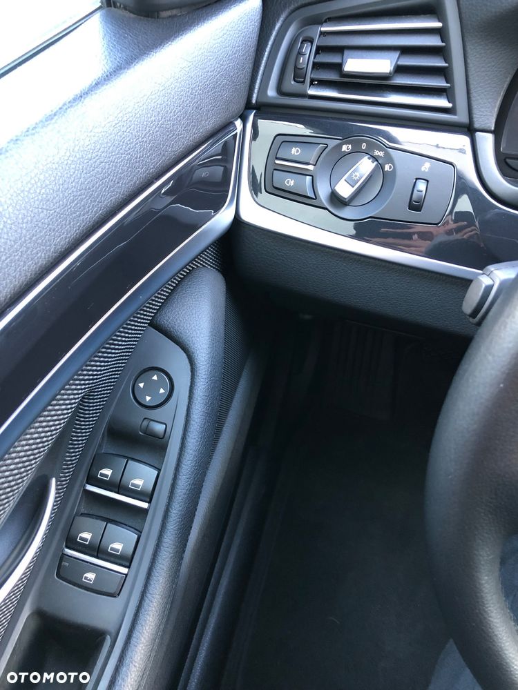 BMW Seria 5 520d Touring - 14