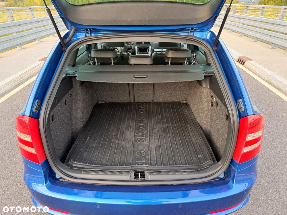 Skoda Octavia 2.0 TDI DPF RS DSG - 9