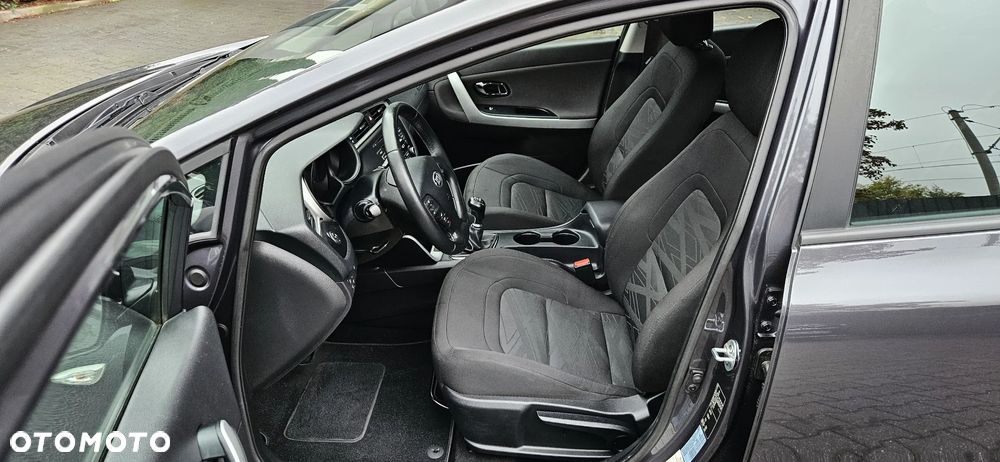 Kia Ceed 1.4 CVVT Dream-Team Edition - 6