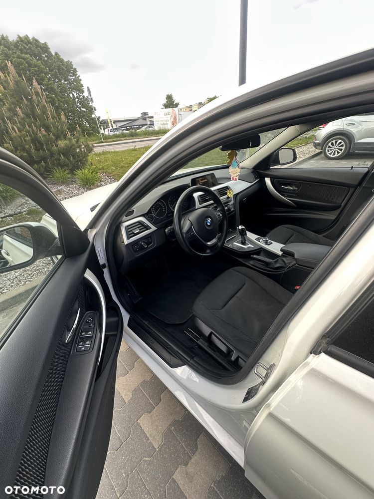 BMW Seria 3 318i - 6