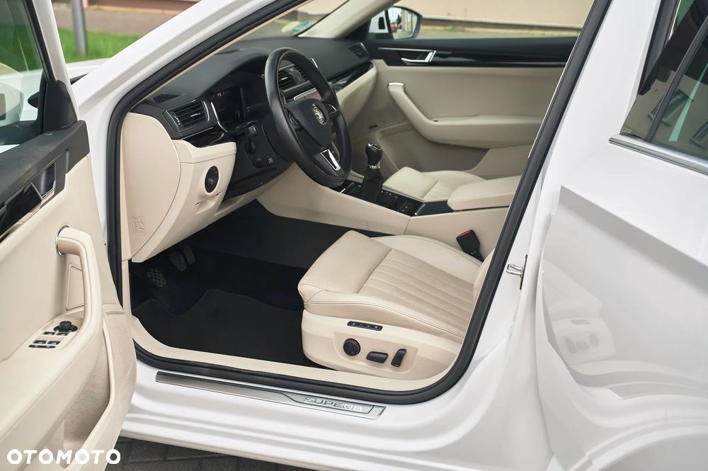 Skoda Superb 2.0 TDI L&K - 17