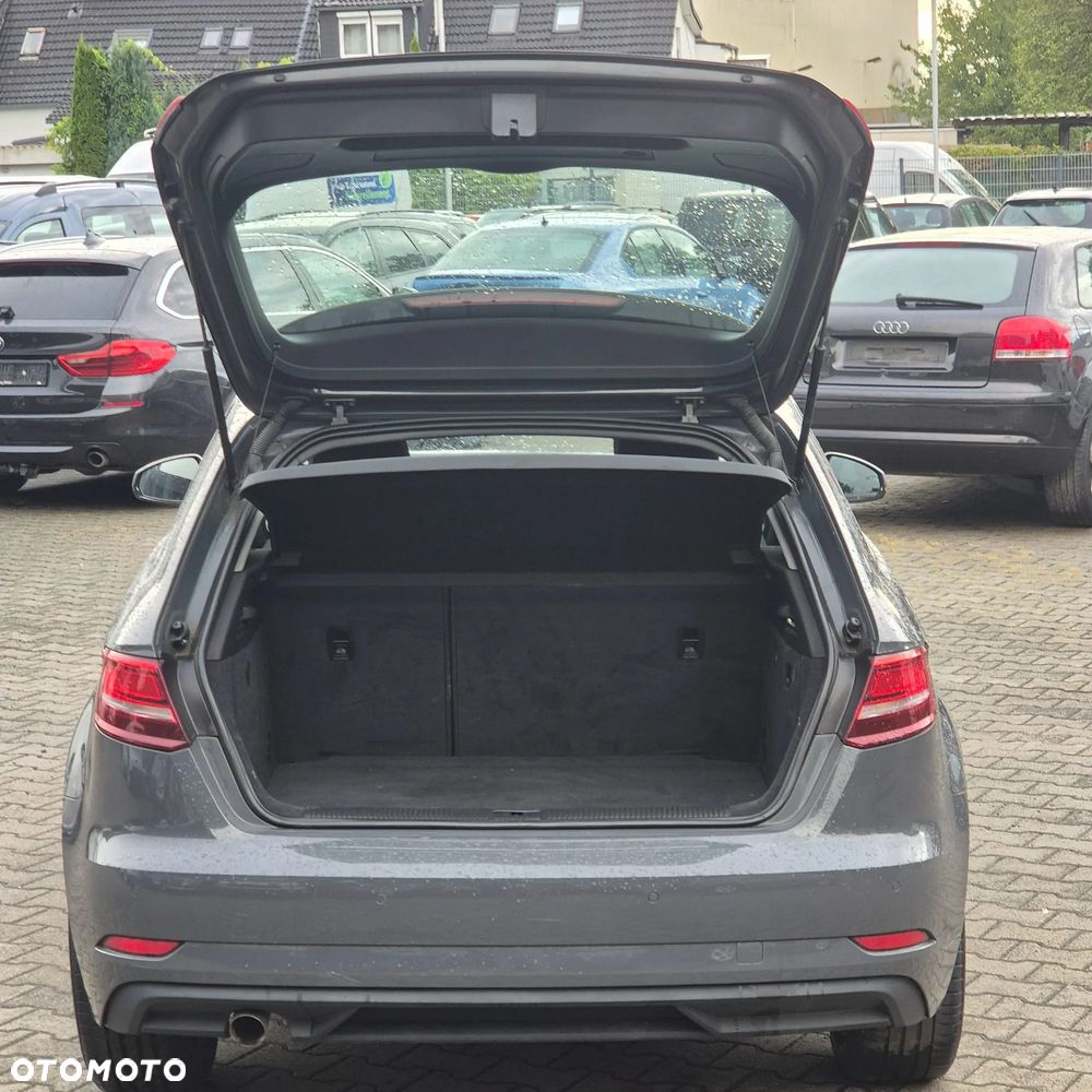 Audi A3 Sportback 1.6 TDI design - 13