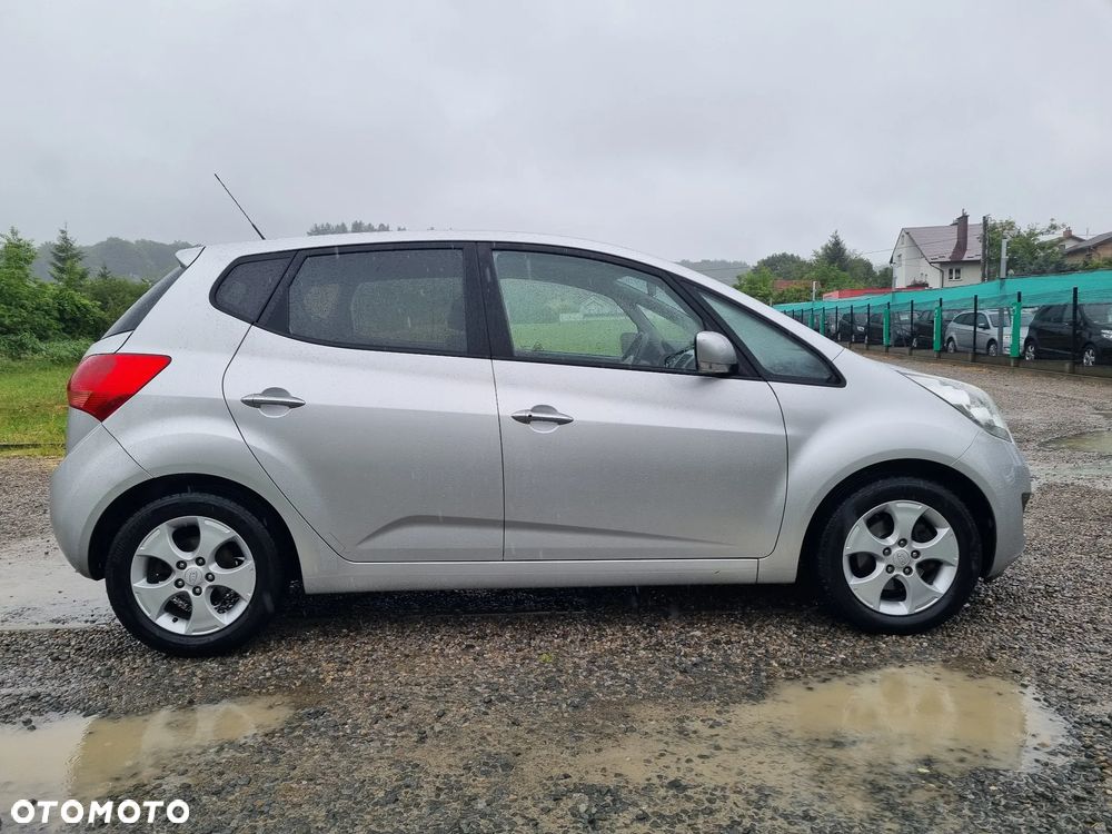 Kia Venga 1.6 CRDi 128 Dream Team Edition - 10
