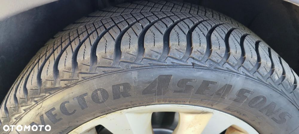 Ford Kuga 2.0 TDCi 4x4 Titanium - 21