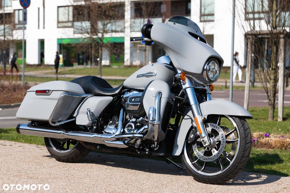 Harley-Davidson Touring Street Glide - 1