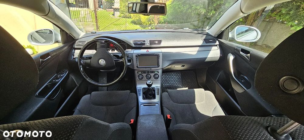 Volkswagen Passat - 4