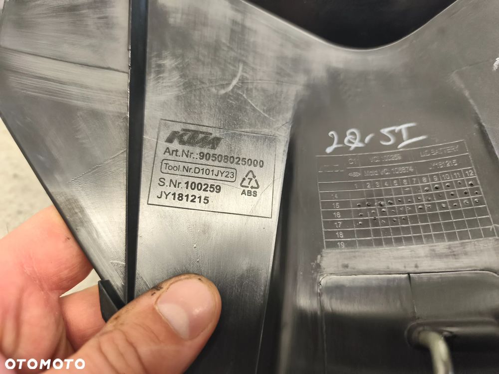 Owiewka, osłona, wypełnienie baku KTM 125 390 RC RC125 RC390 - 9