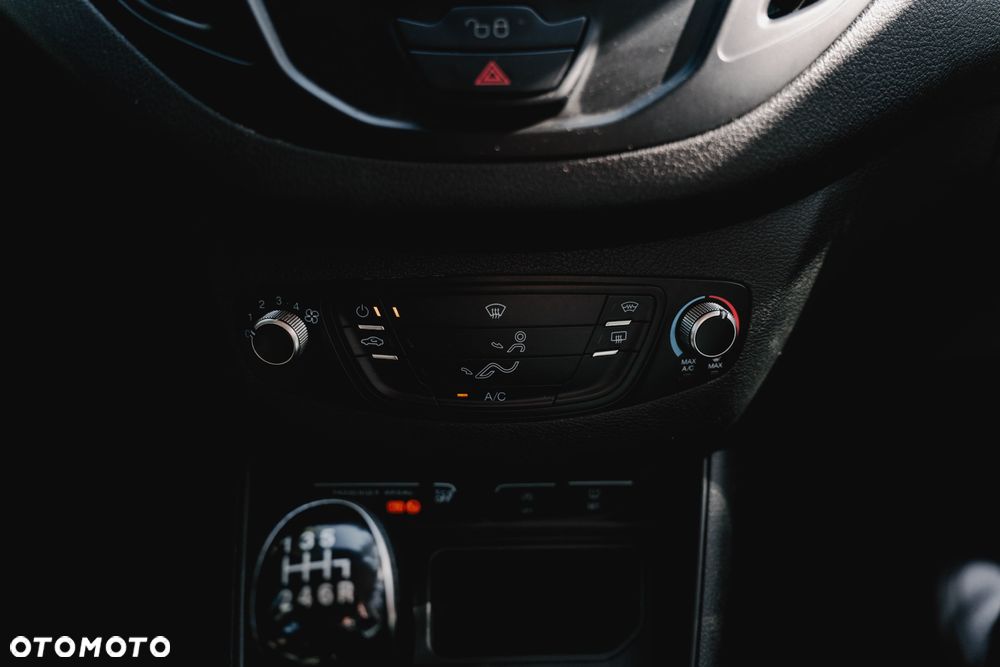 Ford Tourneo Courier 1.5 TDCi Trend - 32