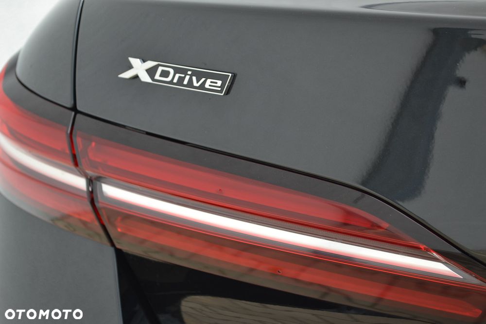 BMW Seria 5 520d xDrive mHEV M Sport - 10