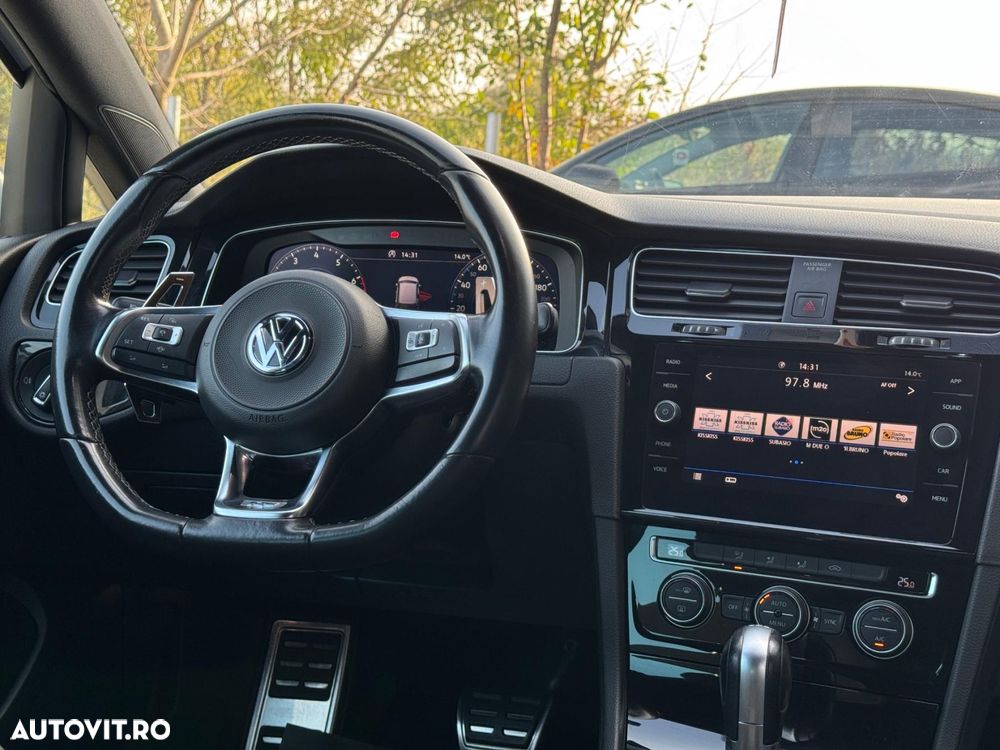 Volkswagen Golf - 11