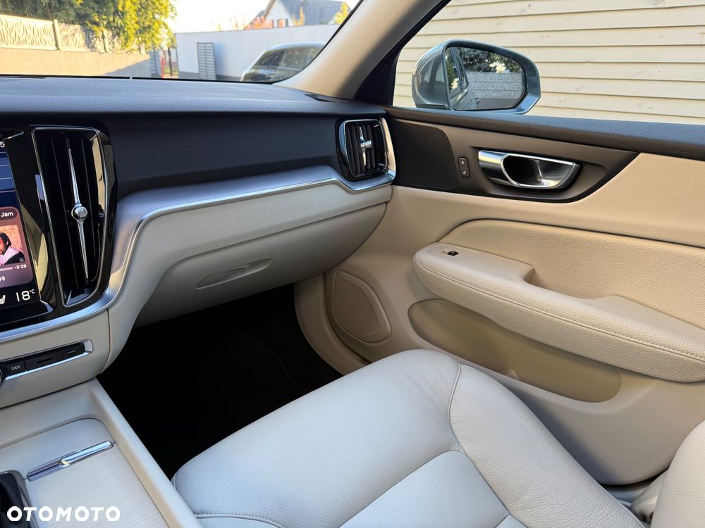 Volvo V60 D3 Geartronic Momentum Pro - 31