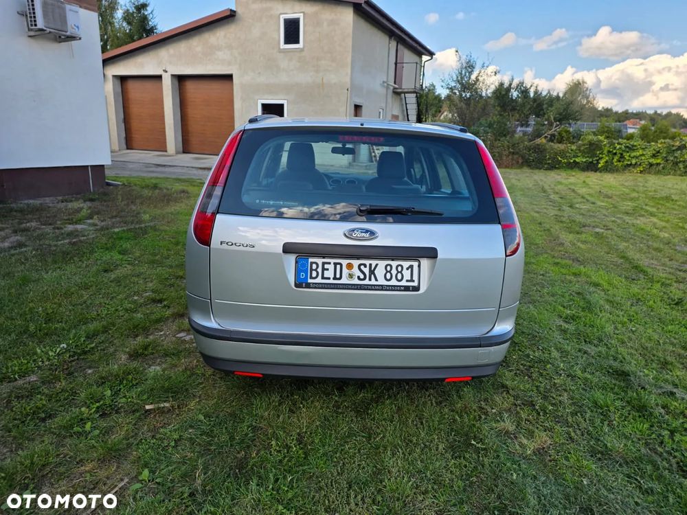 Ford Focus 1.6 16V Ambiente - 27