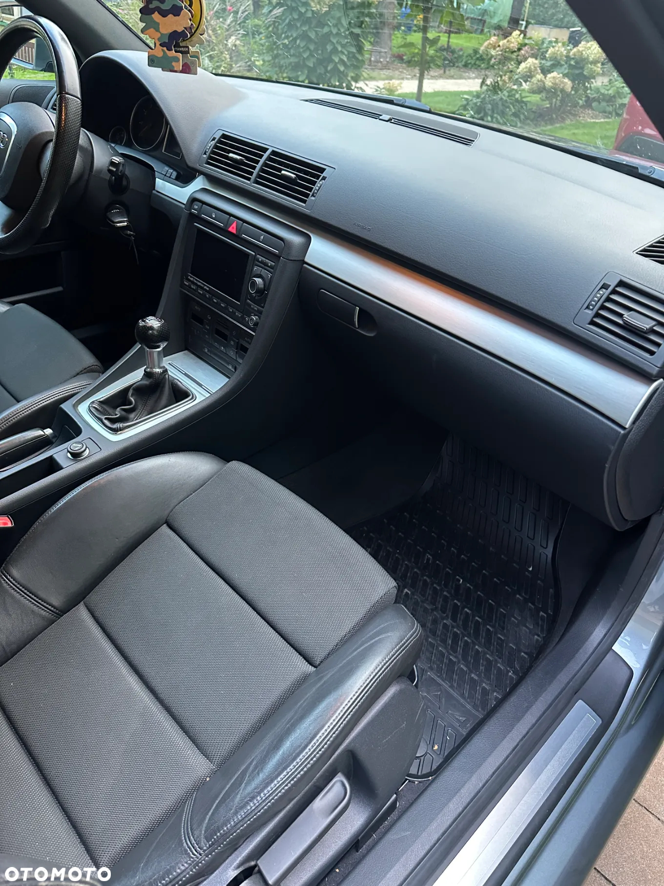 Audi A4 2.0T FSI - 18