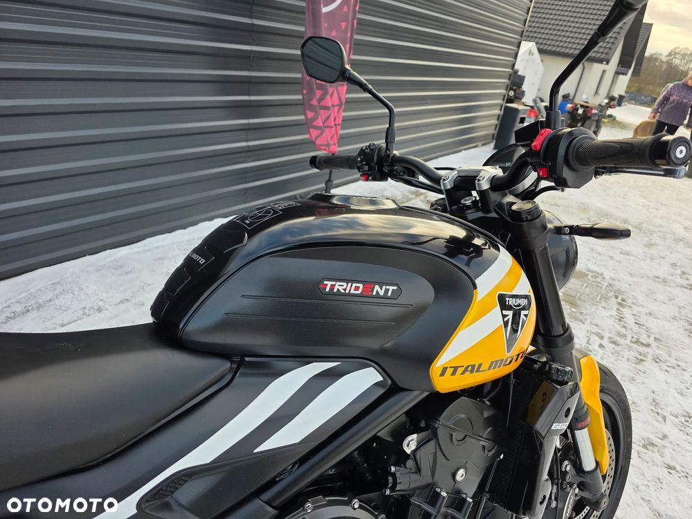 Triumph Trident - 22