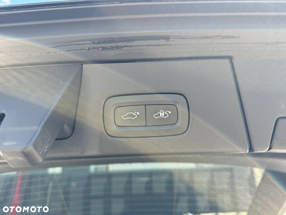 Volvo V90 D3 Momentum Pro - 14